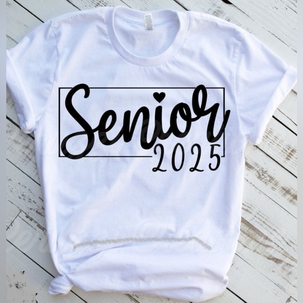 SENIOR 2025 tee